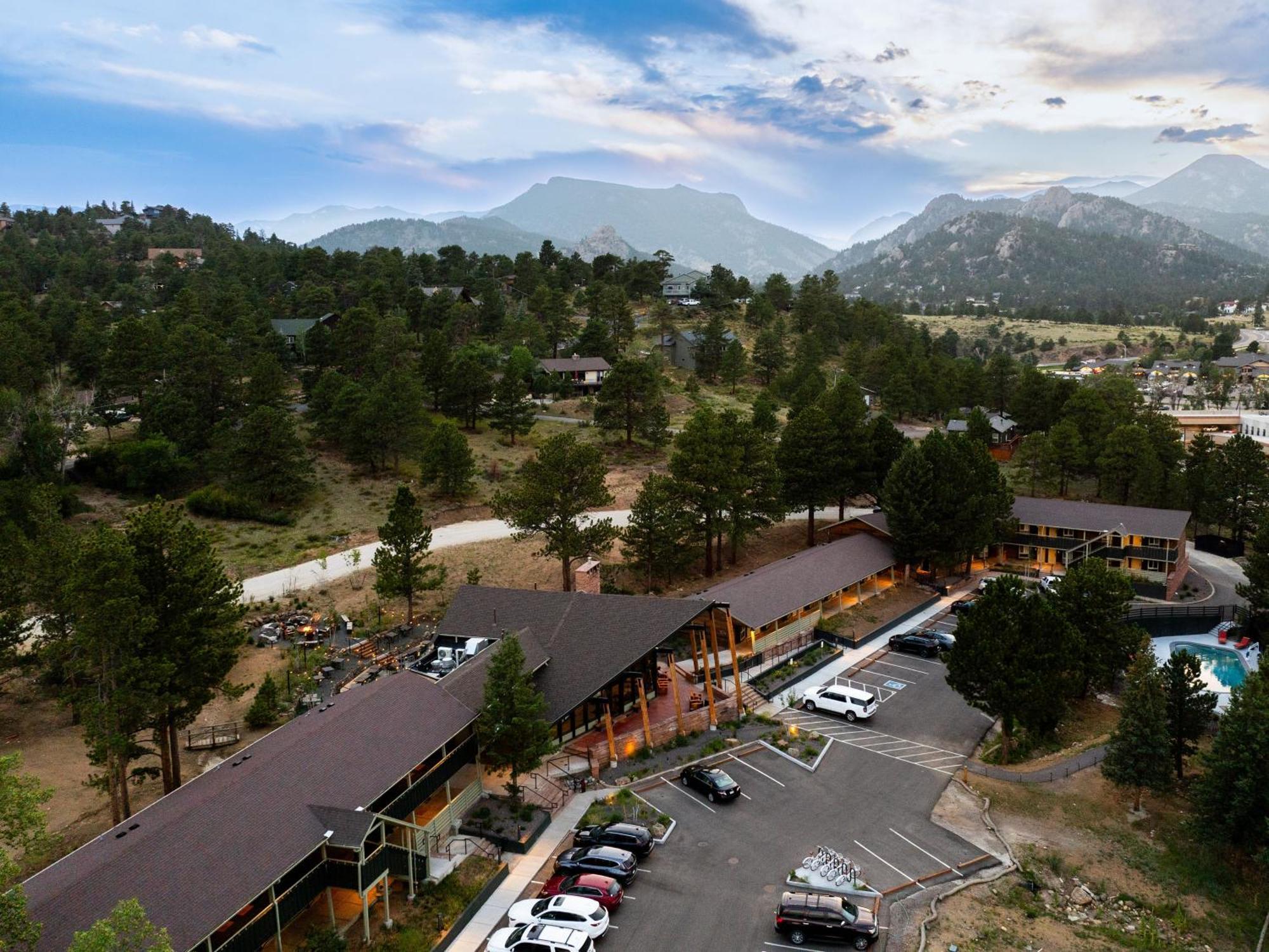 Trailborn Rocky Mountains Hotel Естес Парк Екстериор снимка